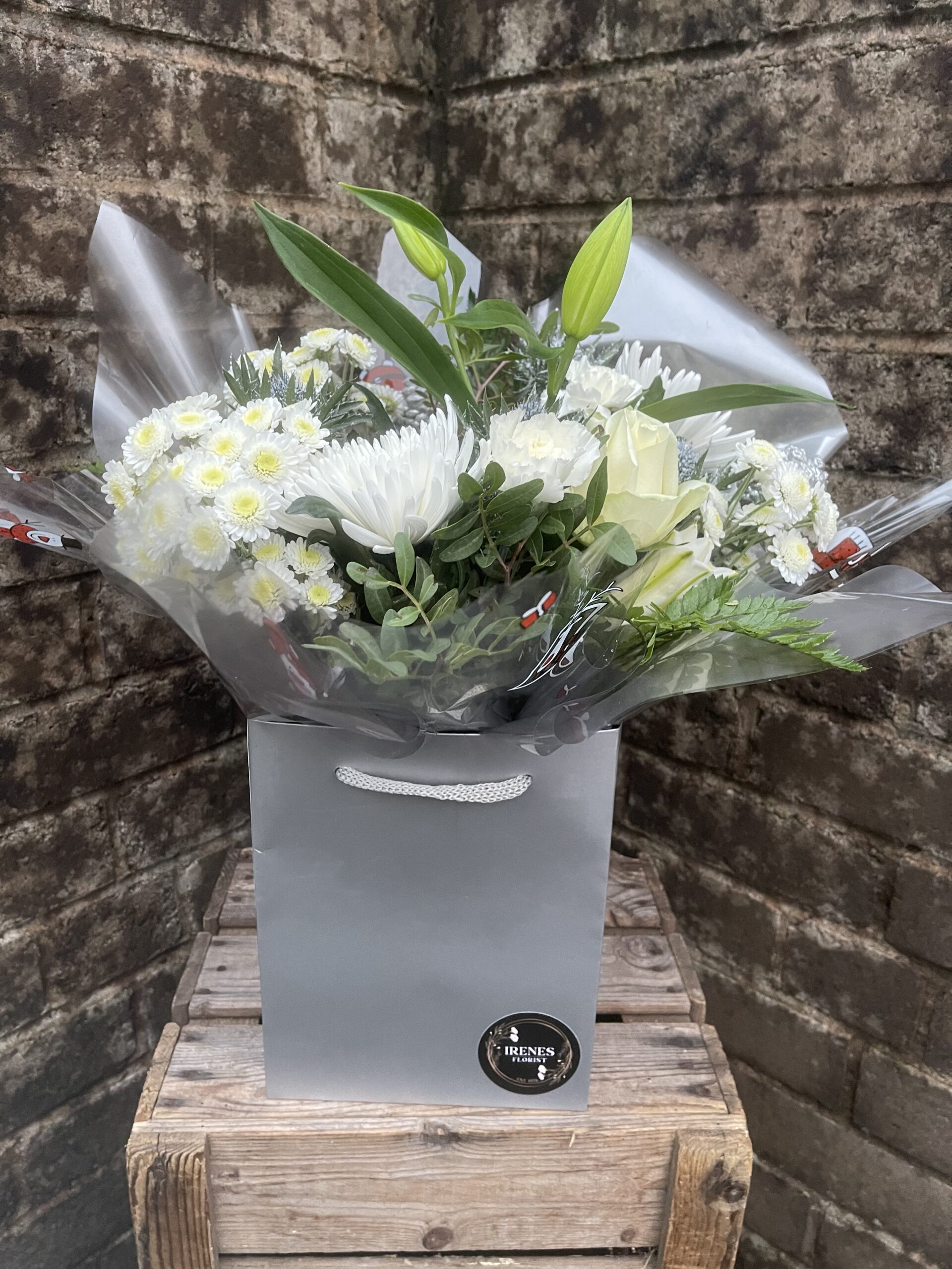 Festive £30.00 Bouquet - Image 3