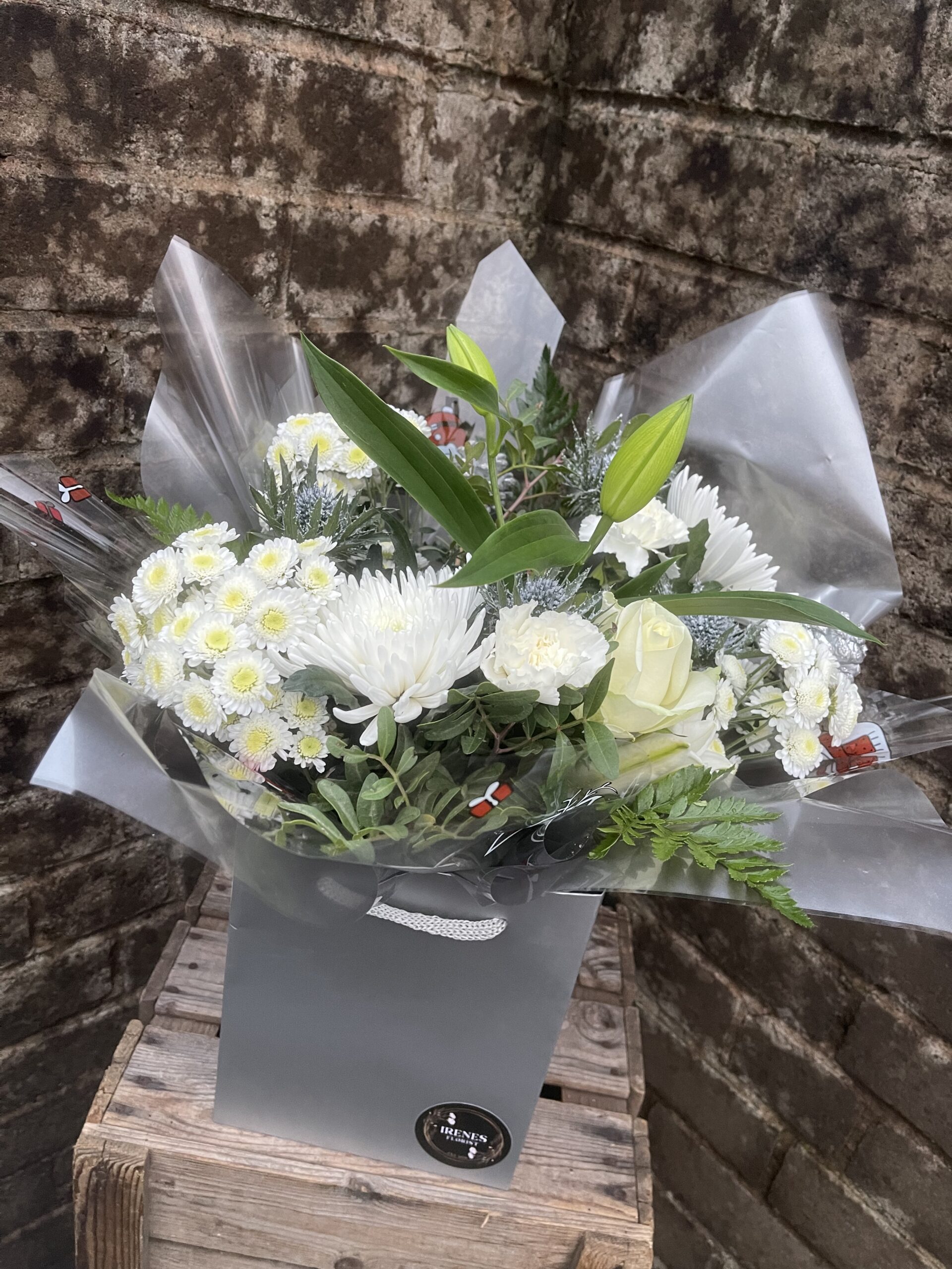 Festive £30.00 Bouquet - Image 4