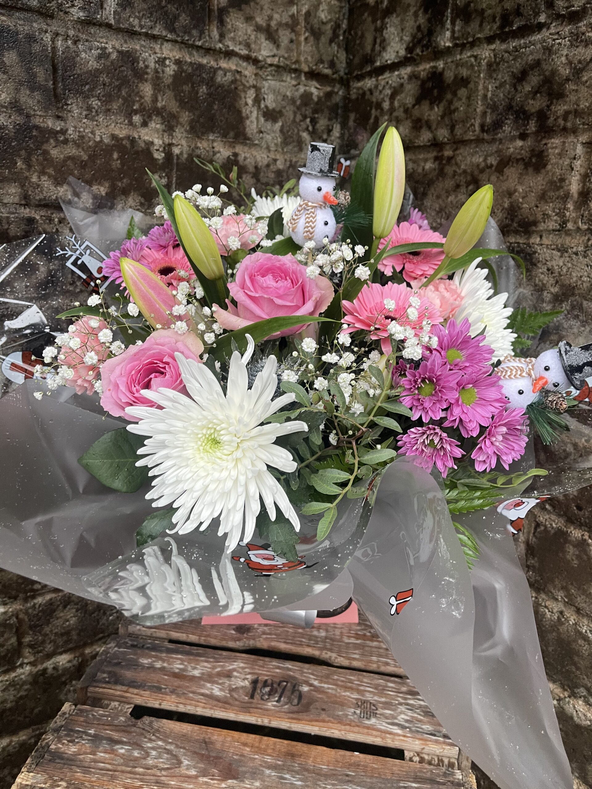Festive £40.00 Bouquet - Image 2